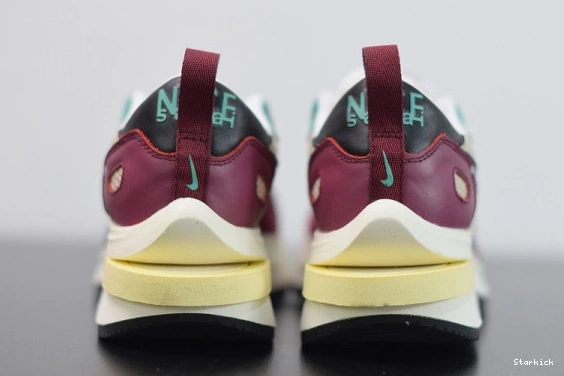 sacai  DD3035-200 Red Green Neptune  Vaporwaffle Nike Villain 0118